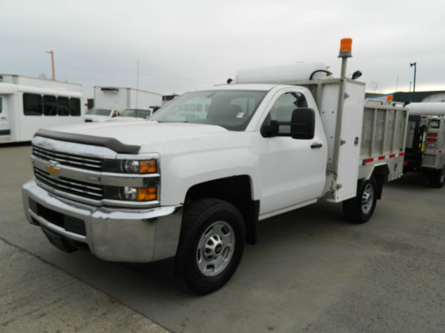 2015 CHEVY 2500 /SERVICE TRUCK /V-MAC  WITH POWER LIFT GATE in Cars & Trucks in Edmonton
