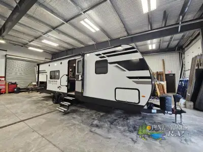 Grand Design Transcend Xplor travel trailer 261BH highlights: Double-Size Bunk Beds Booth Dinette Co...