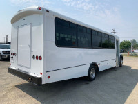 Super Duty F-550 DRW XLT 4WD Reg Cab Deck truck, 19.5" Steel Wheels, 6.7L V8 Turbo Diesel Engine, 10... (image 4)