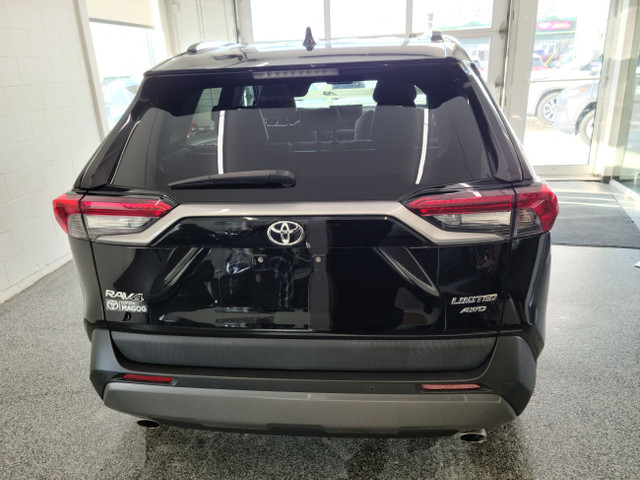 2019 Toyota RAV4 Limited AWD, CUIR, MAGS, TOIT, in Cars & Trucks in Sherbrooke - Image 4