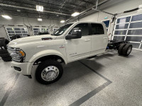 Discover Martin Chrysler, a family-owned gem since 44! With unbeatable service & deals, we're your g... (image 3)