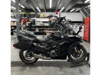 2024 Suzuki GSX-S1000 GT+ top case,tank bag , inclus :o) Les photos peuvent être à titre indicatif e...