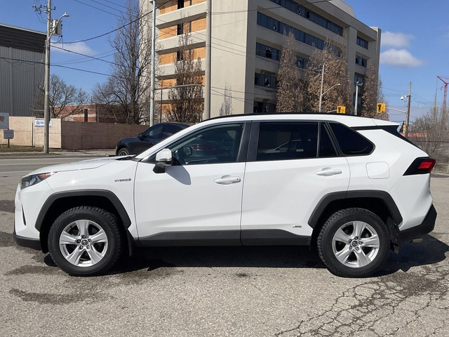 2021 Toyota RAV4 Hybrid LE - ALLOYS! BACK-UP CAM! BSM! in Cars & Trucks in Kitchener / Waterloo - Image 4