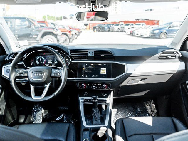 2022 Audi Q3 Komfort AWD Panoroof Heated Seats & Wheel in Cars & Trucks in City of Toronto - Image 2