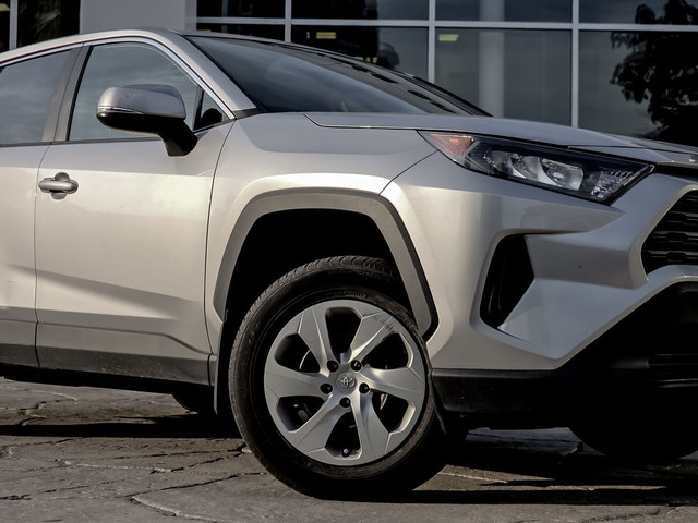 2022 Toyota RAV4 LE AWD in Cars & Trucks in City of Toronto - Image 3