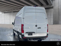 Mercedes-Benz Rive-Sud, la destination Mercedes-Benz par excellence. Bienvenue en première classe. D... (image 2)