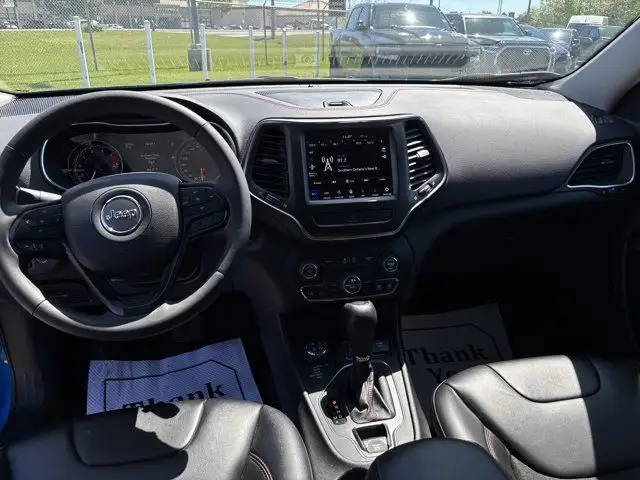 2022 Jeep Cherokee TRAILHAWK**3.2L**V6**4X4**8.4 in Cars & Trucks in Mississauga / Peel Region - Image 24
