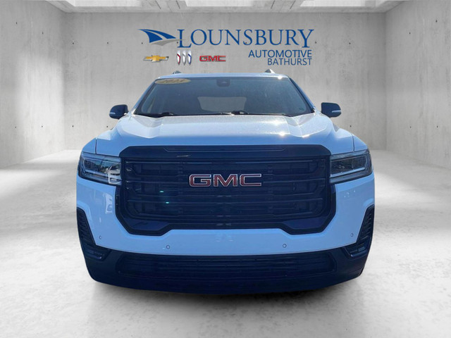 GMC Acadia Awd 4dr Sle 2023 in Cars & Trucks in Bathurst - Image 2