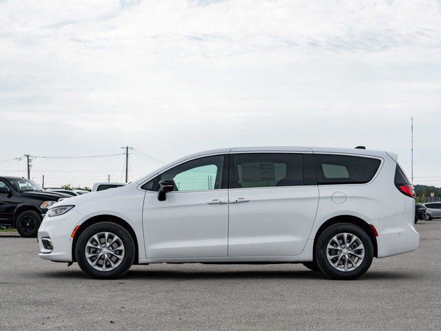 2025 Chrysler Pacifica Select in Cars & Trucks in Barrie - Image 4