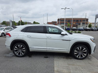 360 Camera, Sunroof, Cooled Seats, Premium Audio, Navigation! This 2023 Volkswagen Atlas Cross Sport... (image 5)