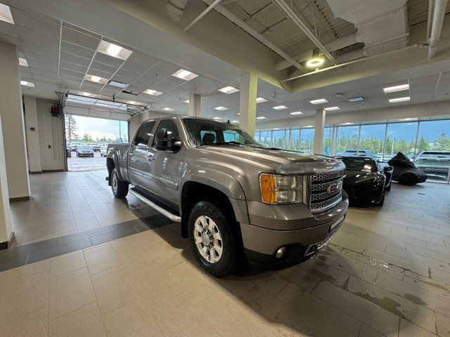 2013 GMC Sierra 3500HD Denali Diesel *Roof* *Ventilated Seats* in Cars & Trucks in Fort McMurray - Image 3
