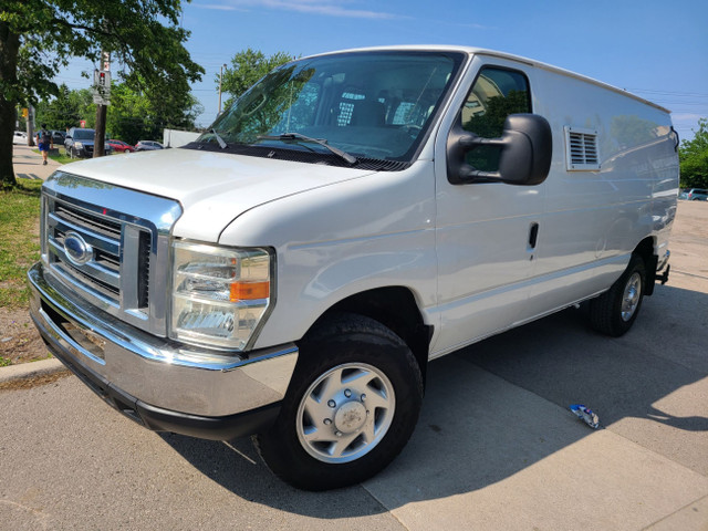 2011 Ford Econoline E-350 Super Duty in Cars & Trucks in Mississauga / Peel Region