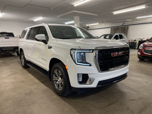 2022 GMC Yukon XL SLE 4WD 8 PASSENGER! in Cars & Trucks in Calgary - Image 3