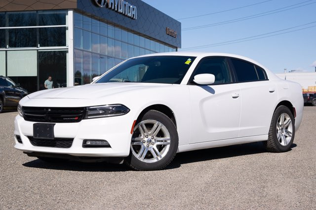  2017 Dodge Charger SXT in Cars & Trucks in Prince George - Image 2