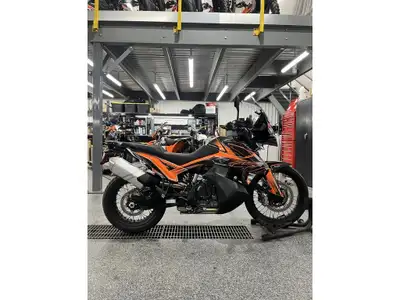 2020 KTM 790 ADVENTURE Les photos peuvent être à titre indicatif et sans inscription. Les promotions...