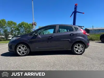 FRONT WHEEL DRIVE | HATCH | HEATED FRONT SEATS | USB CHARGING PORTS! Only 106,900 Miles! KBB.com 10...