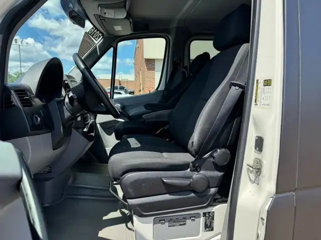 2016 Mercedes-Benz Sprinter Passenger Vans in Cars & Trucks in Moncton - Image 12