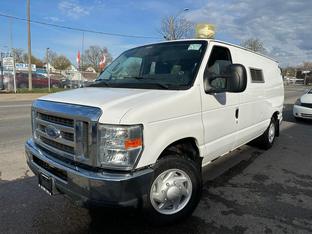 2009 Ford Econoline Cargo Van E150 ONLY 80 000 KM in Cars & Trucks in St. Catharines - Image 4