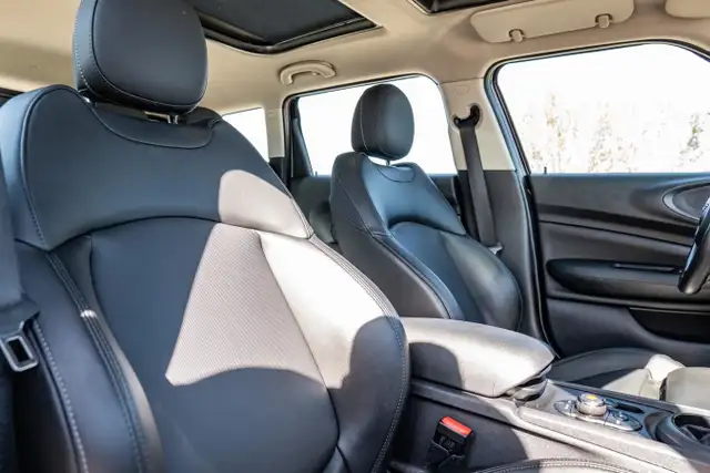 2019 Mini Clubman Cooper | LOW KM'S | ACCIDENT FREE dans Autos et camions dans Ville d’Edmonton - Image 24