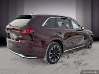 Le Mazda CX-90 MHEV Signature 2024 est un VUS intermédiaire de luxe qui combine performance, éléganc... (image 6)