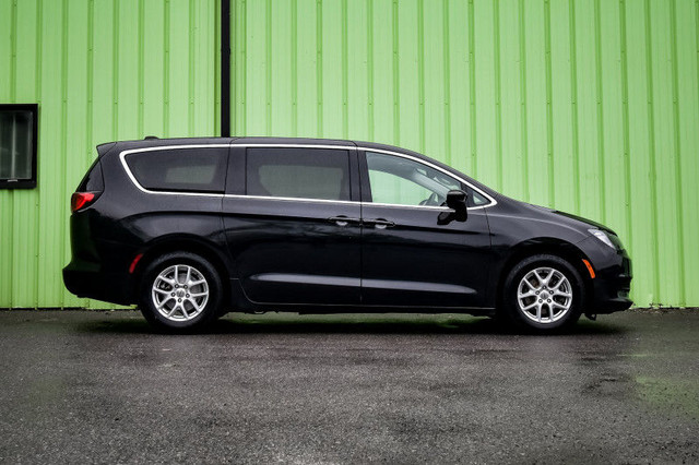 2022 Chrysler Grand Caravan SXT • HEATED SEATS/STEERING • CP/AA in Cars & Trucks in Kingston - Image 2