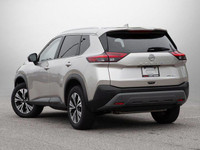 This Nissan Rogue boasts a Intercooled Turbo Regular Unleaded I-3 1.5 L/91 engine powering this Vari... (image 8)