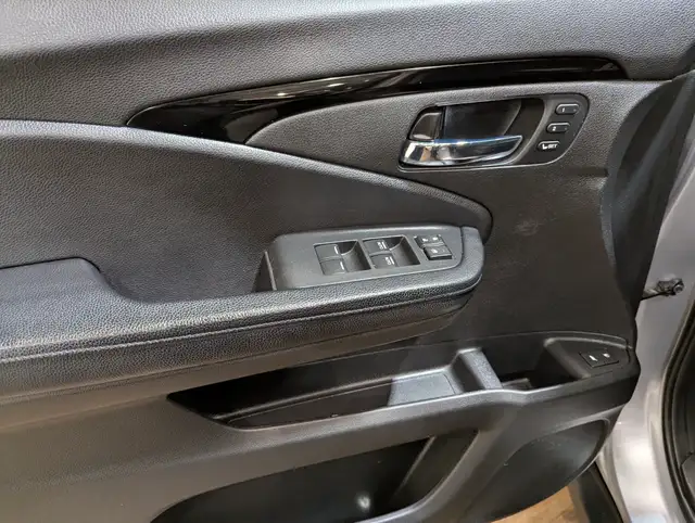 2018 Honda Pilot Touring No Accidents | Leather | Navigation dans Autos et camions dans Calgary - Image 32