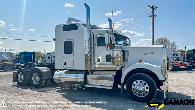2017 KENWORTH W900B HIGHWAY / SLEEPER TRUCK / TRACTOR in Heavy Trucks in Chilliwack - Image 3