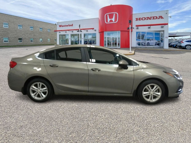 2017 Chevrolet Cruze LT Auto LOW KM'S! NICELY EQUIPPED! in Cars & Trucks in Lethbridge - Image 2