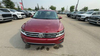 Odometer is 4160 kilometers below market average! This Volkswagen Tiguan is equipped with: Cloth Sea... (image 3)
