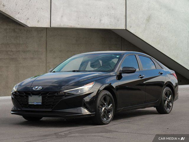 2022 Hyundai Elantra Preferred | NO ACCIDENTS| APPLE CARPLAY in Cars & Trucks in Hamilton