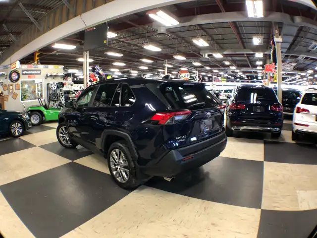2019 Toyota RAV4 XLE AWD LEATHER SUNROOF L/ASSIST B/SPOT CARPLAY in Cars & Trucks in City of Toronto - Image 6