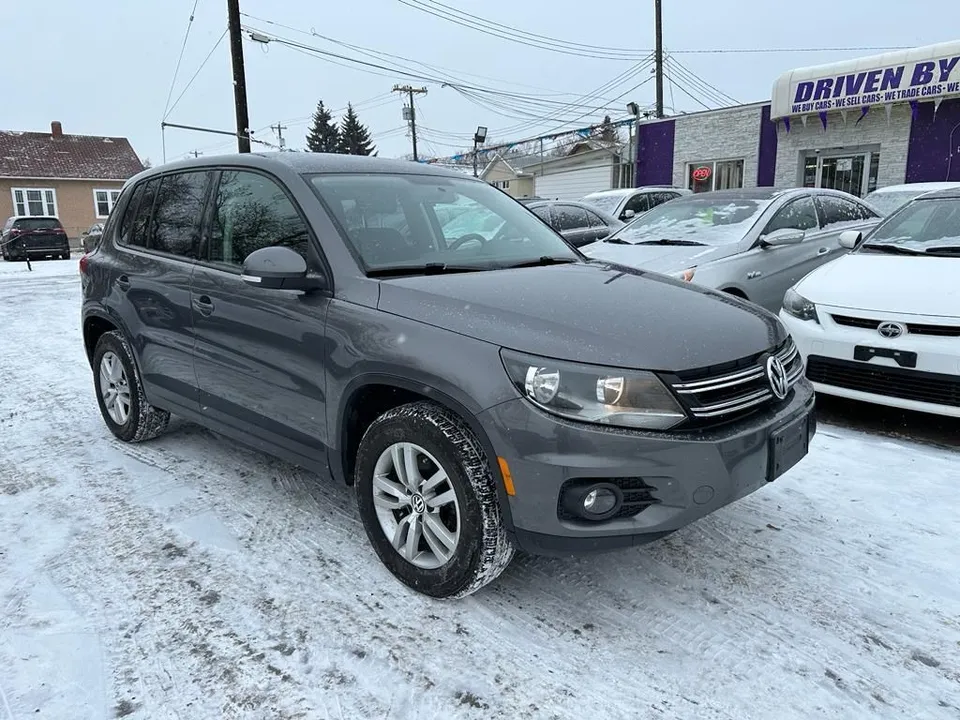 2013 VOLKSWAGEN TIGUAN TRENDLINE AWD ACCIDENT FREE SUV!!