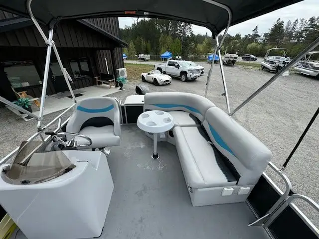 2019 19' LEGEND SPLASH EXT PONTOON - UNDER 100 HOURS! in Powerboats & Motorboats in Peterborough - Image 9