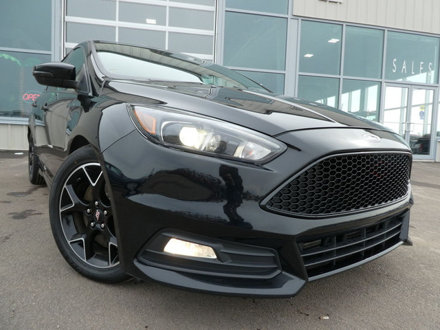  2016 Ford Focus ST, Nav, Sunroof, Recaro Heated Leather Seats in Cars & Trucks in Moncton