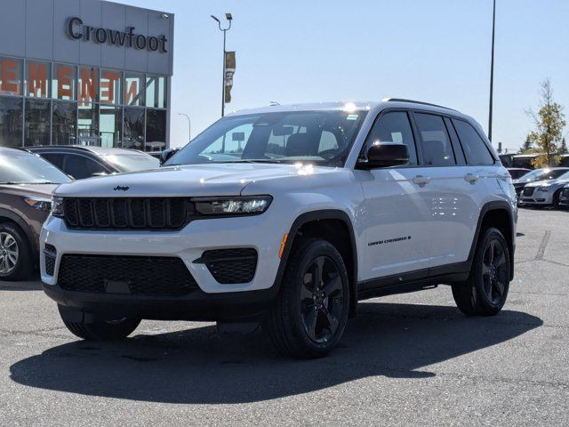 2025 Jeep Grand Cherokee Altitude - Power Sunroof - Trailer Tow in Cars & Trucks in Calgary - Image 4
