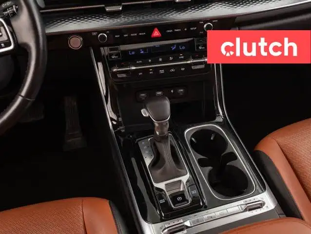 2022 Kia Carnival SX w/ Apple CarPlay & Android Auto, Rearview C dans Autos et camions dans Bedford - Image 43