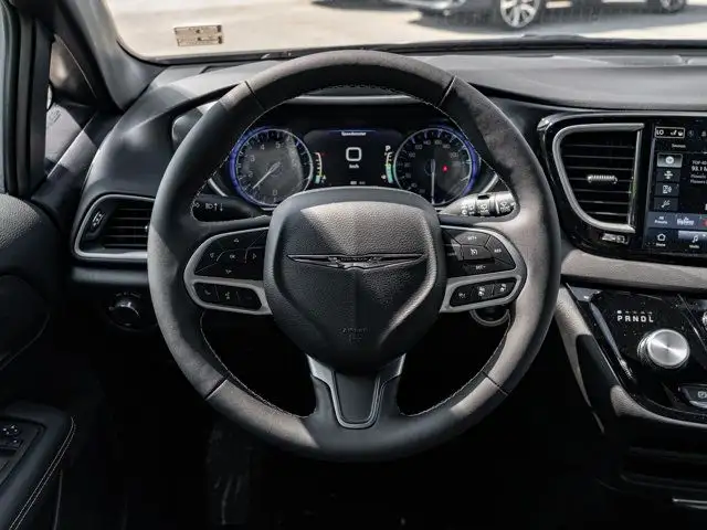 2025 Chrysler Grand Caravan SXT in Cars & Trucks in Barrie - Image 23