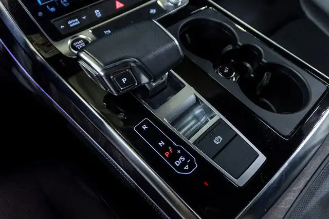 2023 Audi Q8 Progressiv | Aide in Cars & Trucks in City of Montréal - Image 21