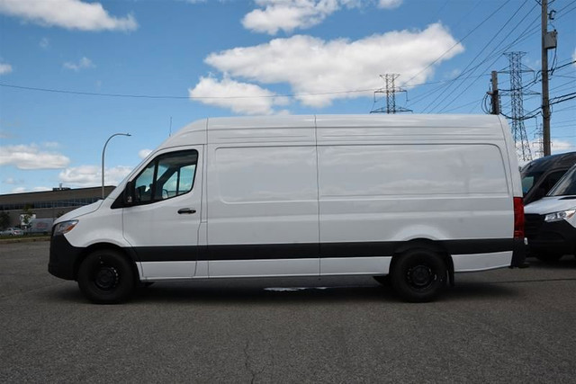 2025 Mercedes-Benz Sprinter 2500 170 Wheelbase High Roof RWD dans Autos et camions  à Laval/Rive Nord - Image 3