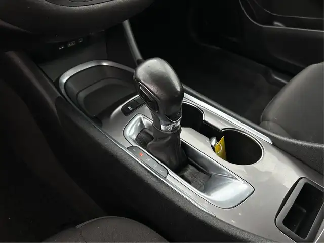 2021 Chevrolet Malibu SPORT EDITION 1OWNER PANORAMIC LOADED WE F in Cars & Trucks in London - Image 14