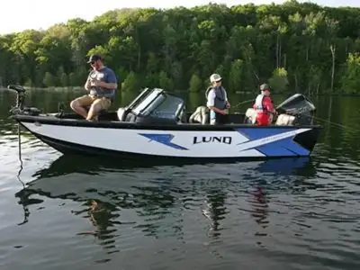 2025 Lund 1875 Crossover XS SportLBBWV314J425150 PRO XSWHITE DECK/BLACK BOTTOMHYDR STEERINGSTB SPORT...