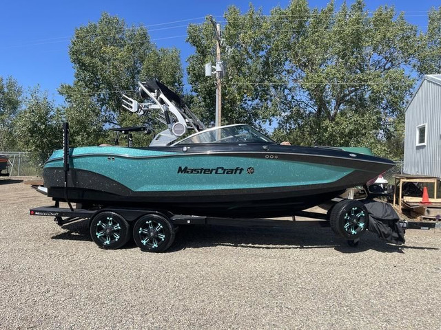 2019 MasterCraft X22 - SAVE OVER $16,000! SPRING FLASH SALE! in Powerboats & Motorboats in Medicine Hat