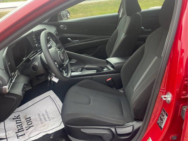 2022 Hyundai Elantra Essential | Heated Seats | Reverse Cam in Cars & Trucks in Guelph - Image 2