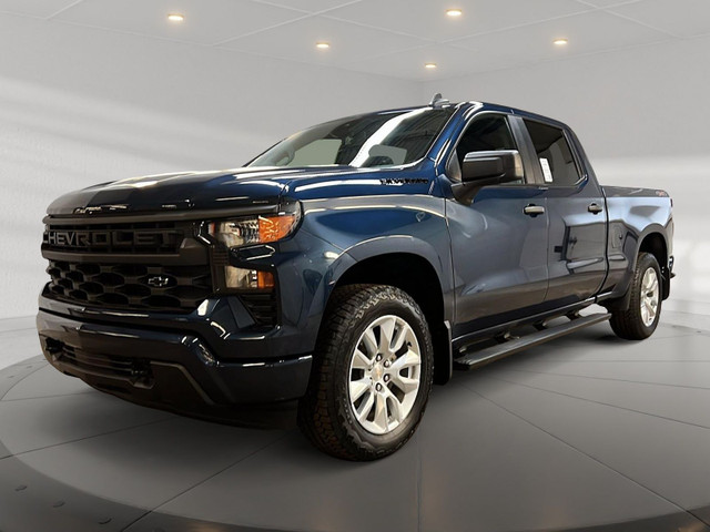 2023 Chevrolet Silverado 1500 CUSTOM CREW CAB 4X4 in Cars & Trucks in Laval / North Shore