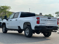 6.6L V8 GASOLINE ENGINE, LOW KM, Valid Chevrolet warranty, remote start entry, spray on liner, crew... (image 2)