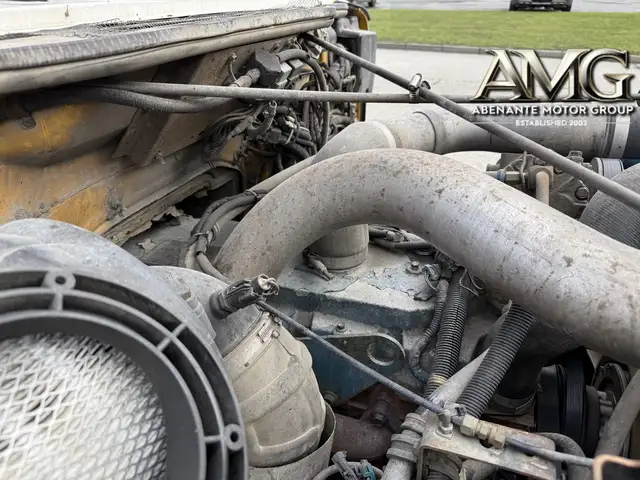 2000 International 4900 25 Foot Roll-Off Flatdeck Spicer 10 Spee in Heavy Trucks in Delta/Surrey/Langley - Image 59