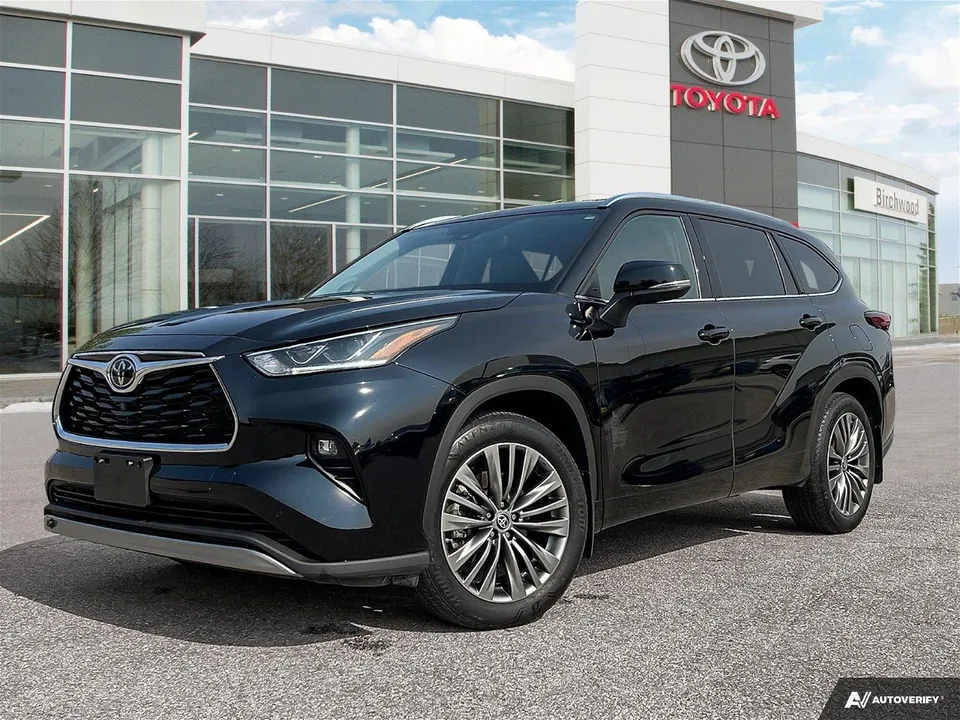 2021 Toyota Highlander Limited Platinum | Captain Chairs | Pano