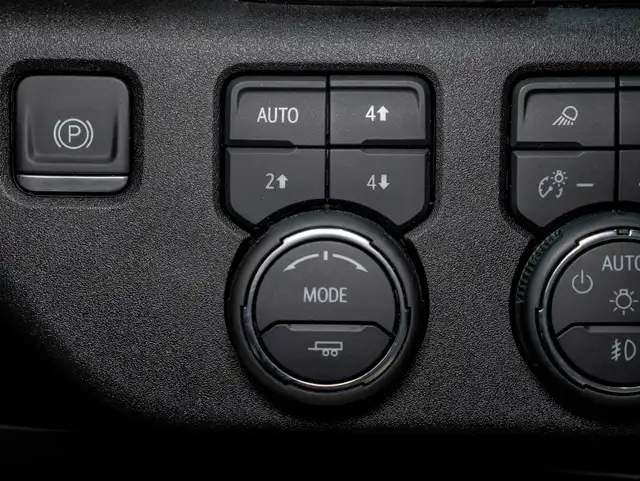 2023 Chevrolet Silverado 1500 HIGH COUNTRY CREW 4X4 V8 *TOIT* NA in Cars & Trucks in Laurentides - Image 25