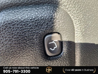 No accident Ontario vehicle with Lot of Options! Call (905) 791-3300 - Black Leather/ Leatherette in... (image 9)